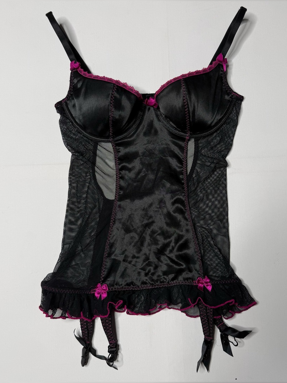 Y2K Fredericks of Hollywood Emo Grunge Fishnet Mesh Ruffle Lingerie Bow Garters
